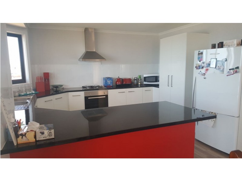 18 Newton Road, Pelican Point SA 5291