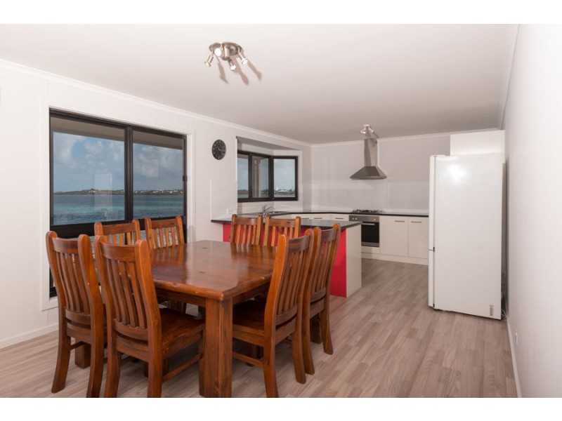 18 Newton Road, Pelican Point SA 5291