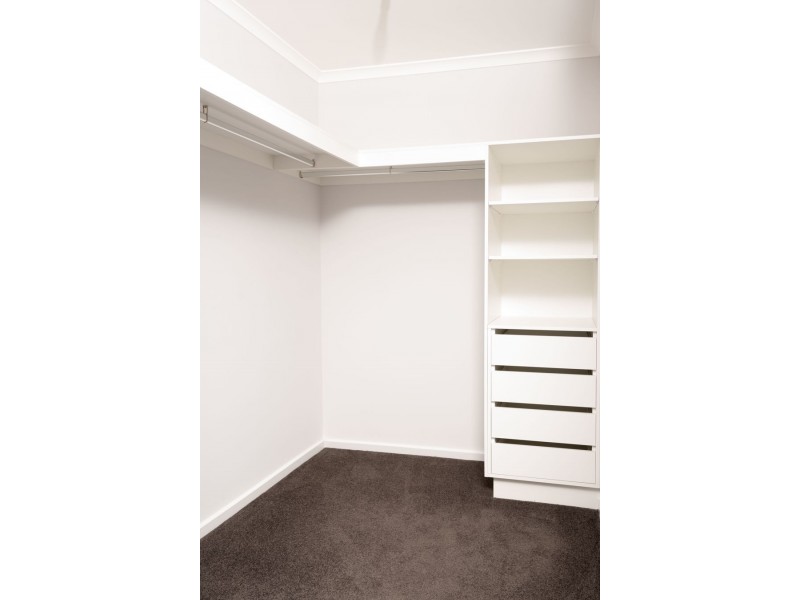 18 Newton Road, Pelican Point SA 5291