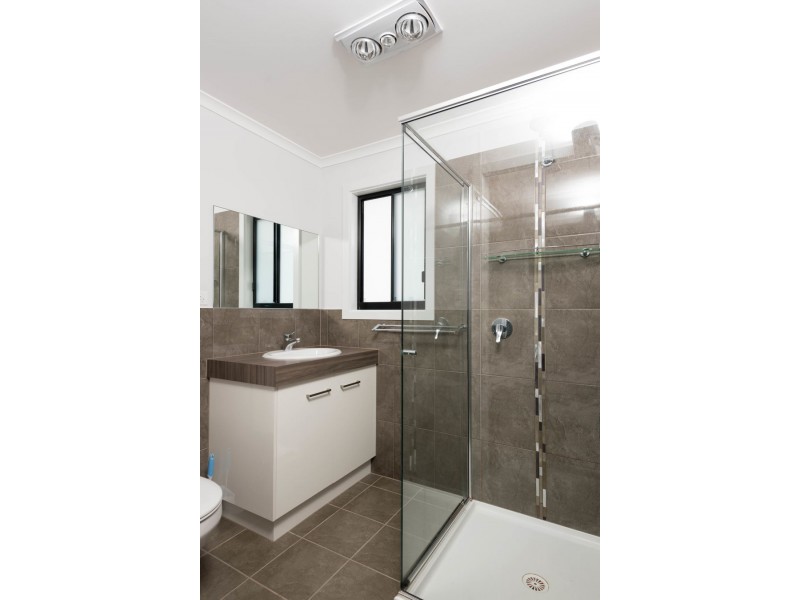 18 Newton Road, Pelican Point SA 5291