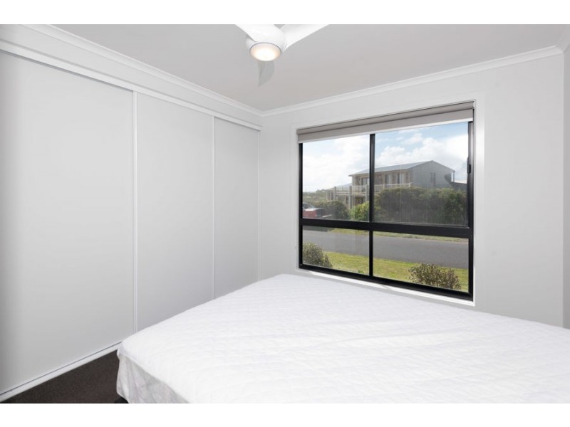 18 Newton Road, Pelican Point SA 5291