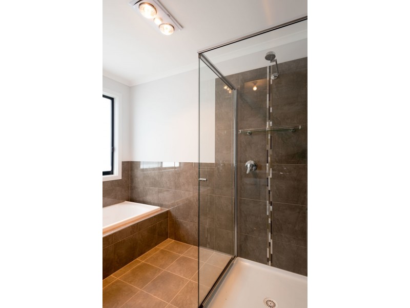 18 Newton Road, Pelican Point SA 5291