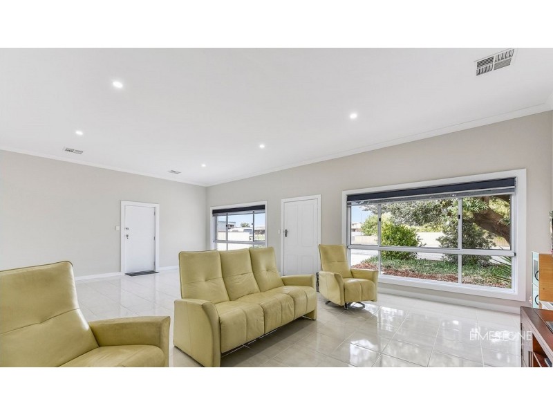 4 Irven Street, Port Macdonnell SA 5291