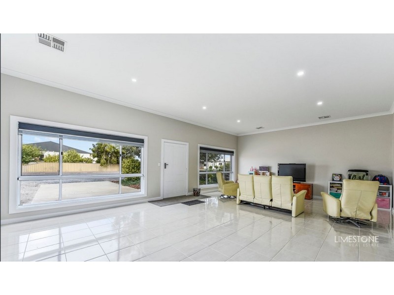 4 Irven Street, Port Macdonnell SA 5291