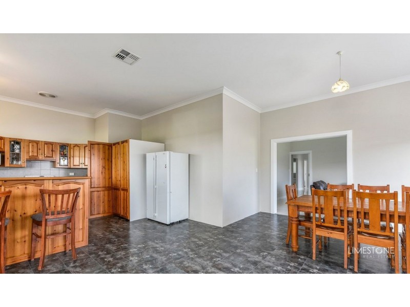 4 Irven Street, Port Macdonnell SA 5291