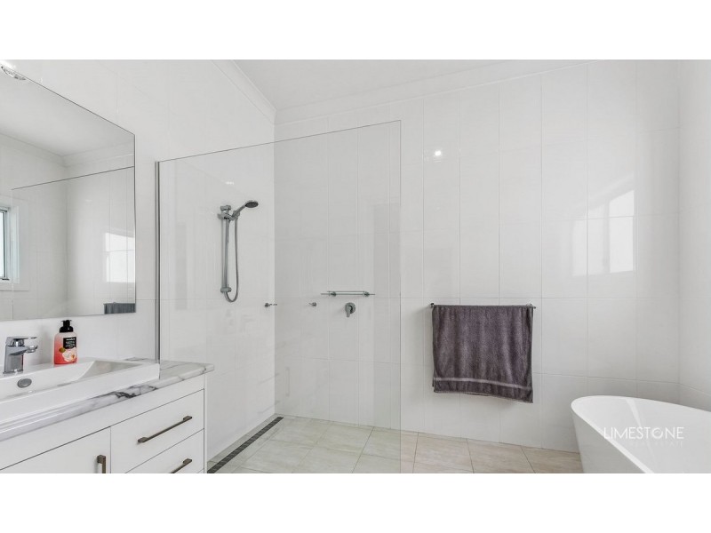 4 Irven Street, Port Macdonnell SA 5291
