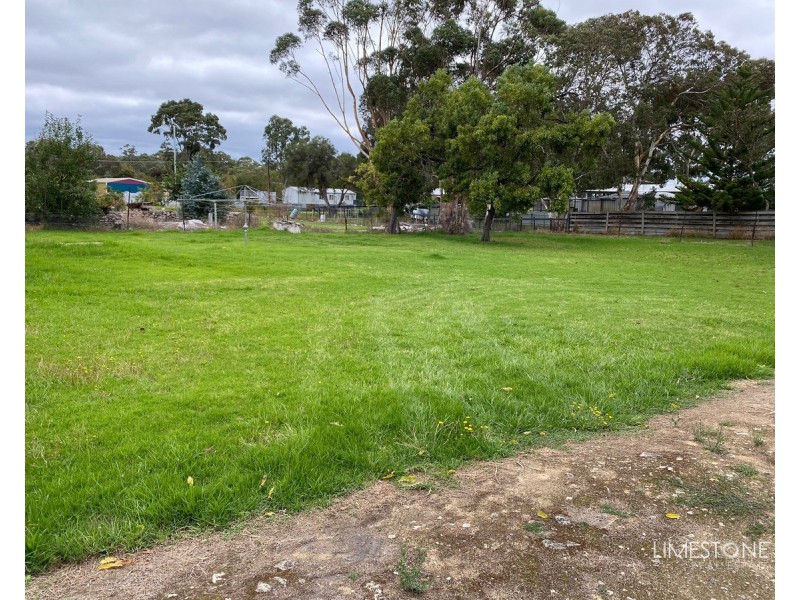 4 Waring Street East, Tarpeena SA 5277