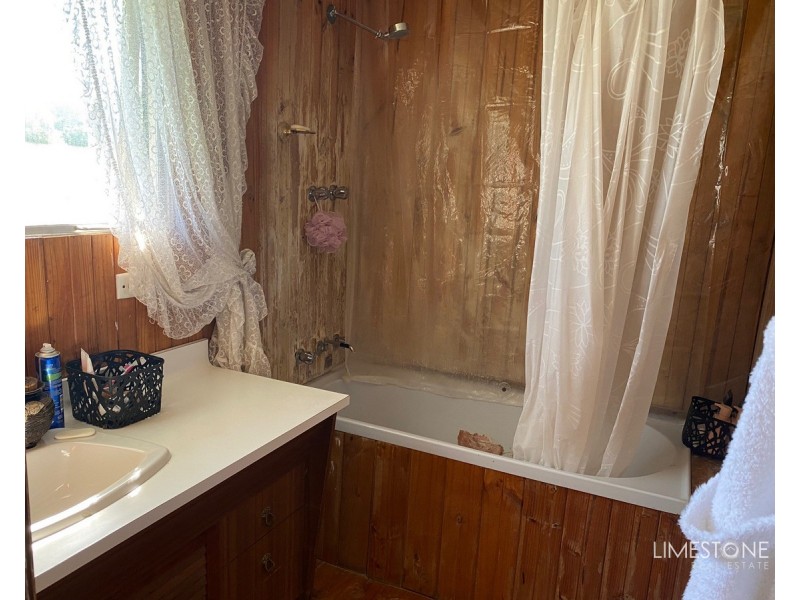 4 Waring Street East, Tarpeena SA 5277