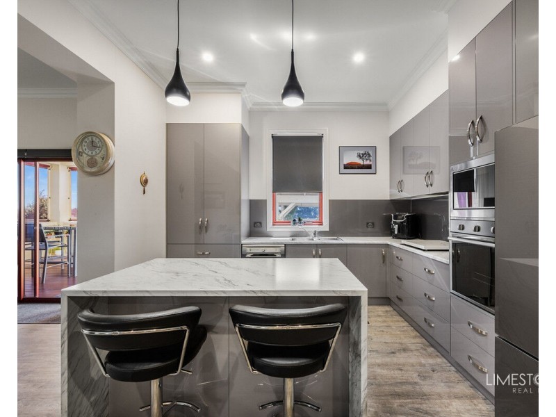 12 Racecourse Crescent, Glenburnie SA 5291