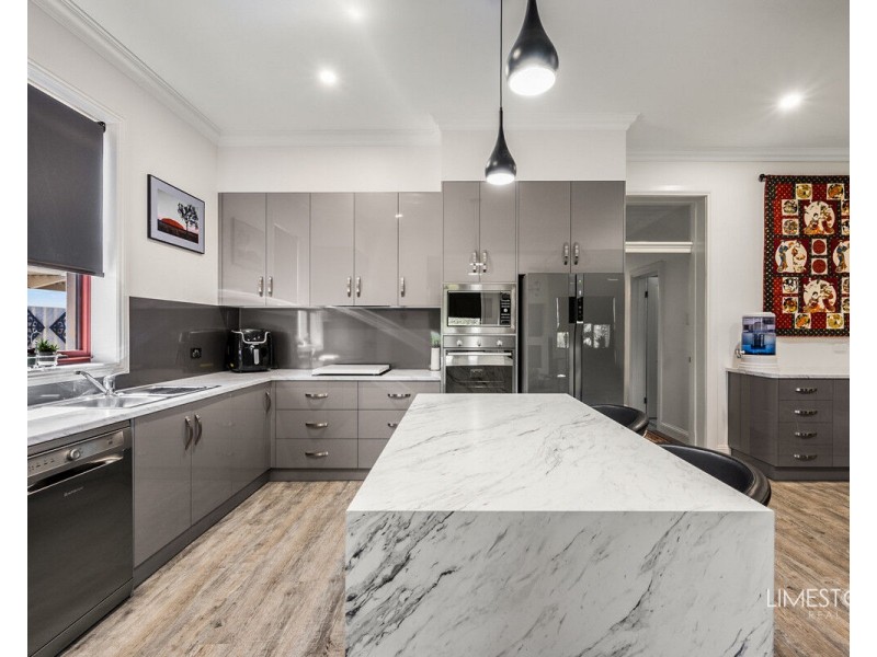 12 Racecourse Crescent, Glenburnie SA 5291
