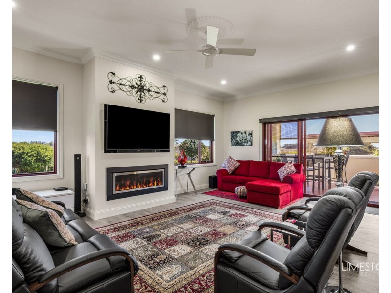 12 Racecourse Crescent, Glenburnie SA 5291