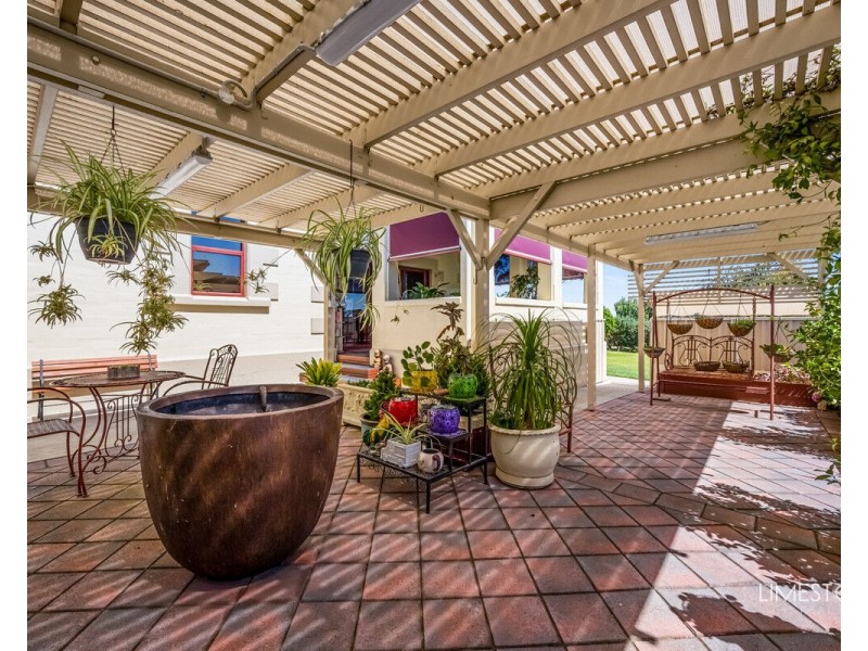 12 Racecourse Crescent, Glenburnie SA 5291