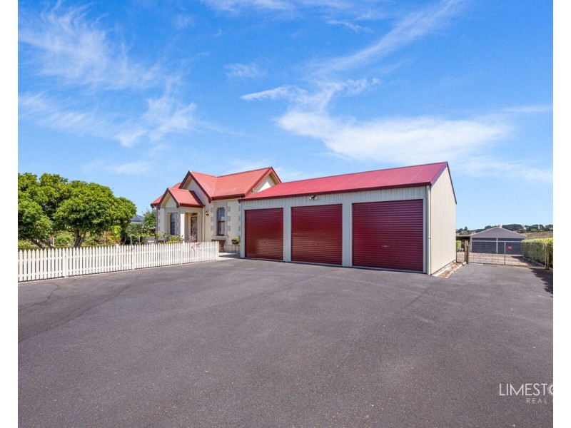12 Racecourse Crescent, Glenburnie SA 5291