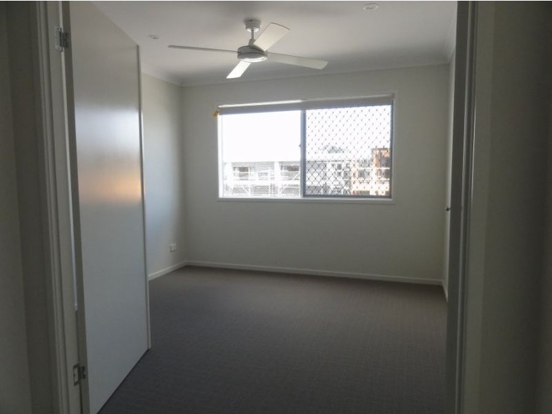 7 New England Lane, Fitzgibbon QLD 4018