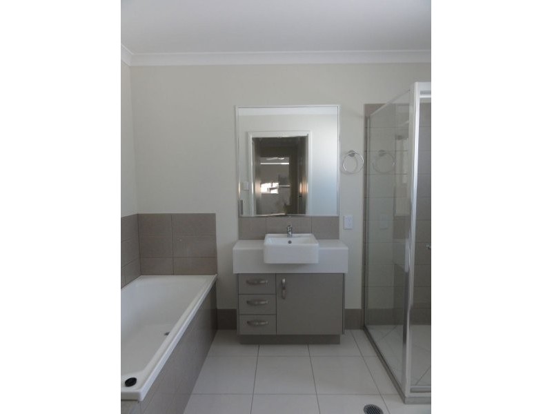 7 New England Lane, Fitzgibbon QLD 4018