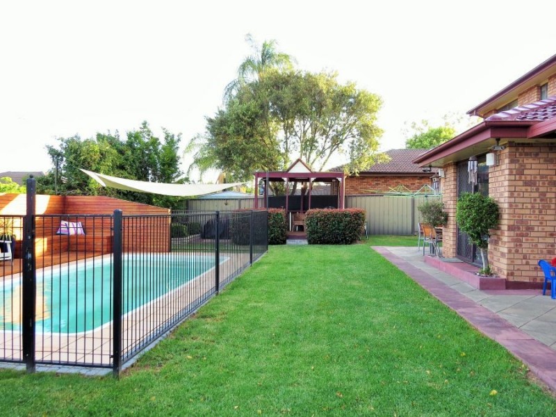 128 Harrow Road, Glenfield NSW 2167