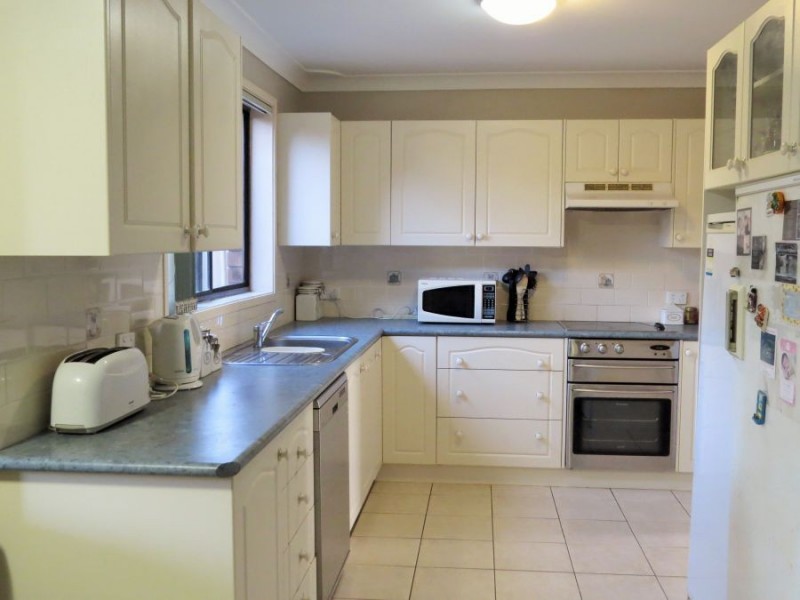 128 Harrow Road, Glenfield NSW 2167