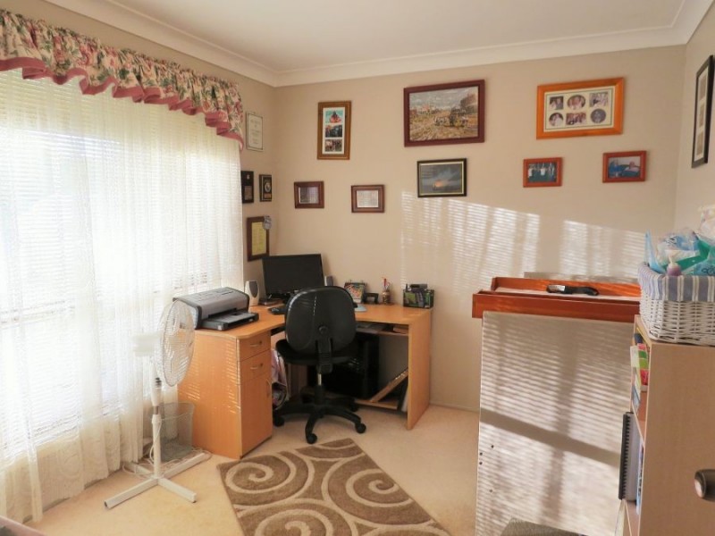 128 Harrow Road, Glenfield NSW 2167