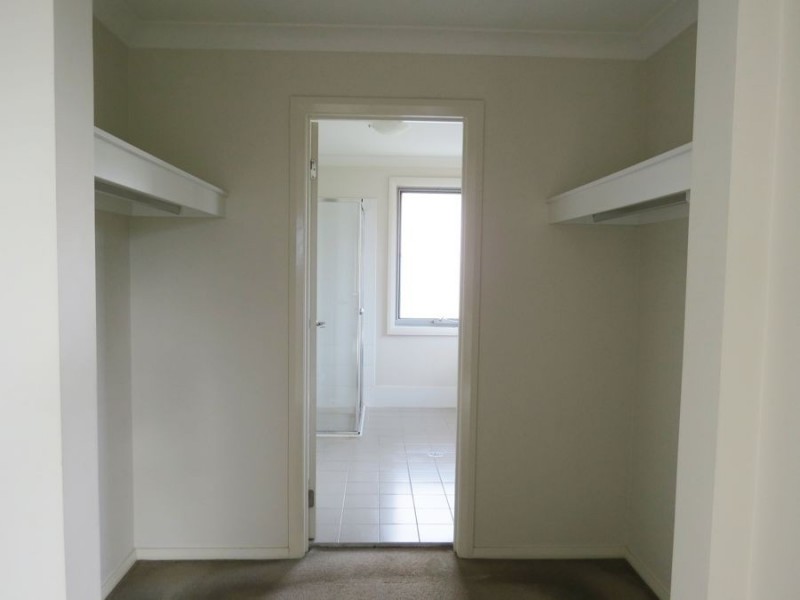 61 Northampton Drive, Glenfield NSW 2167