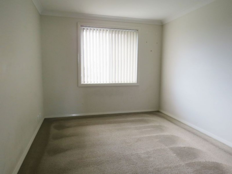 61 Northampton Drive, Glenfield NSW 2167