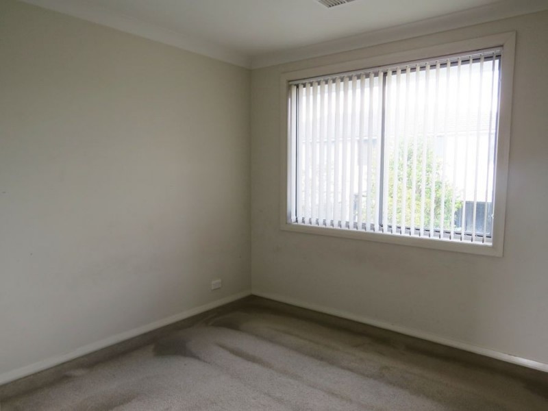 61 Northampton Drive, Glenfield NSW 2167