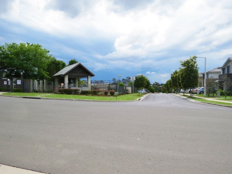 61 Northampton Drive, Glenfield NSW 2167