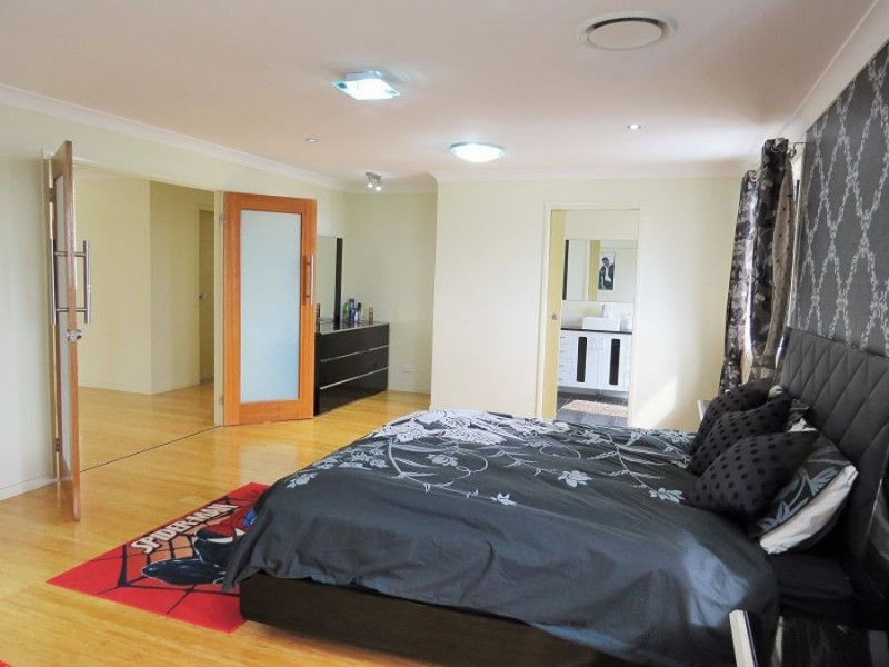 34 Faulkland Crescent, Maryland NSW 2287