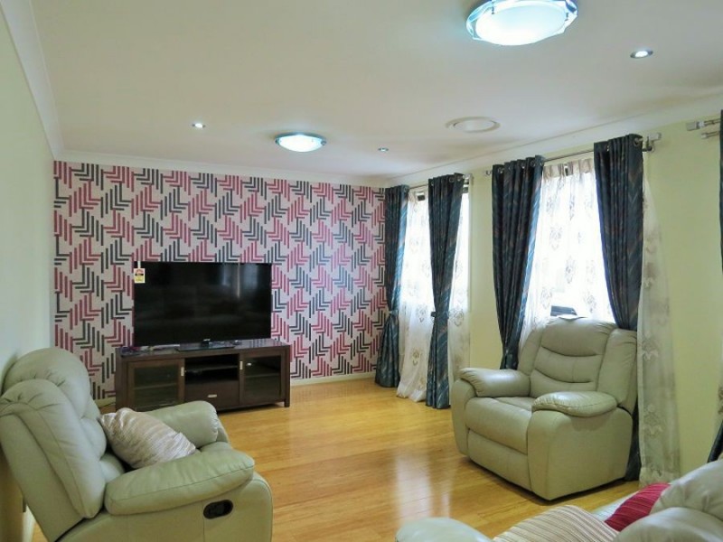 34 Faulkland Crescent, Maryland NSW 2287