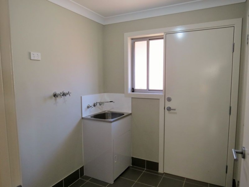 284 South Circuit, Oran Park NSW 2570