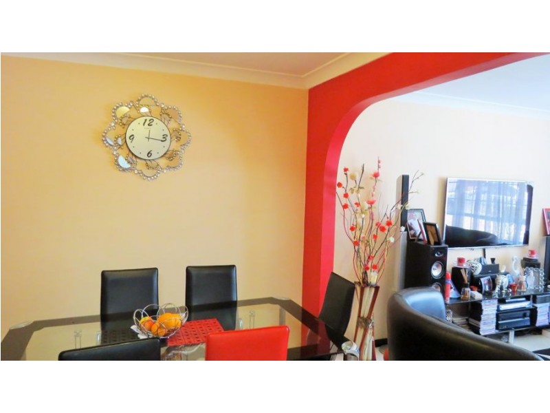 21/4 Jacquinot Place, Glenfield NSW 2167