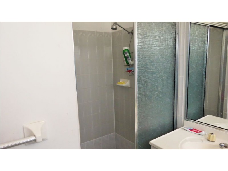 21/4 Jacquinot Place, Glenfield NSW 2167