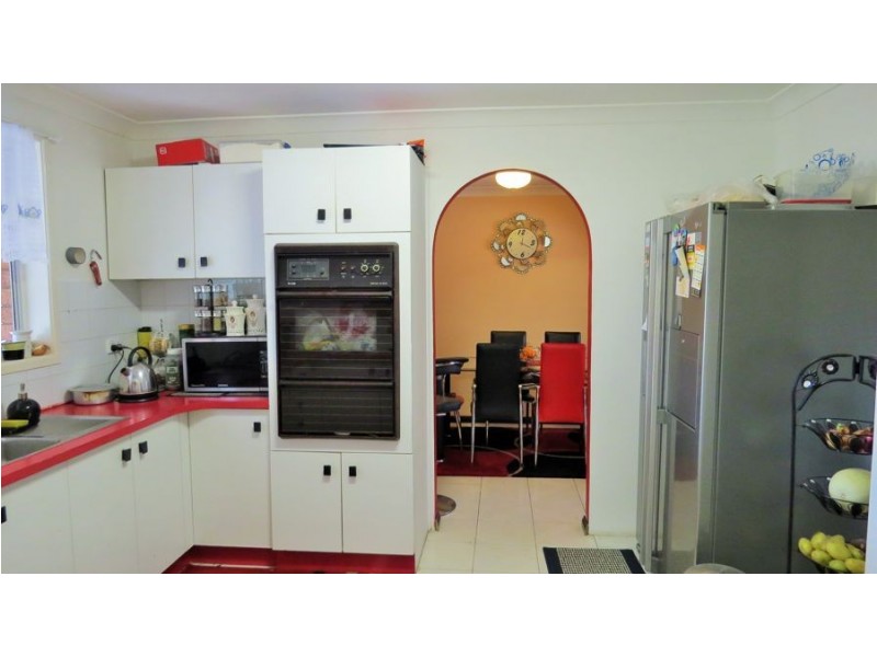 21/4 Jacquinot Place, Glenfield NSW 2167