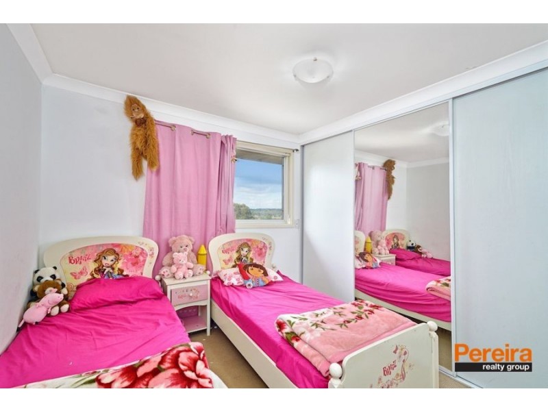 5 Teviot Place, St Andrews NSW 2566