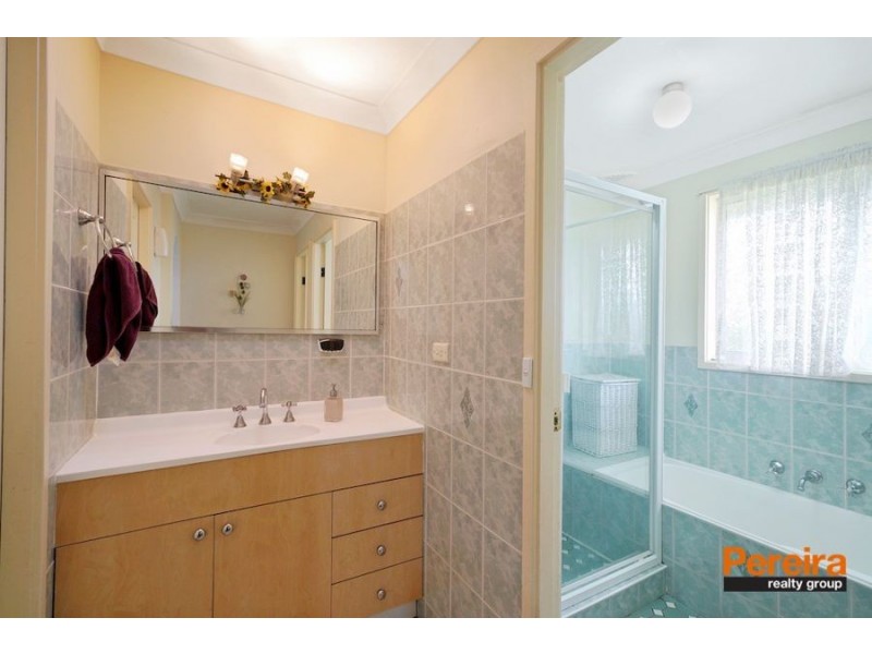 5 Teviot Place, St Andrews NSW 2566