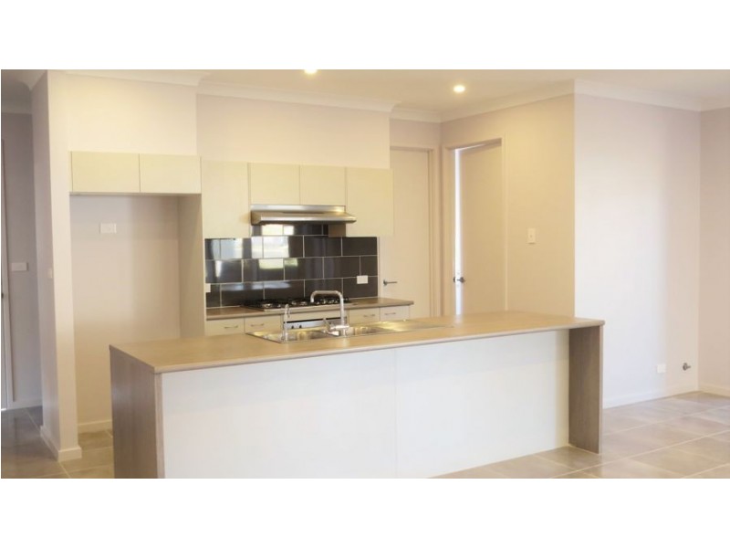 12 Violet Street, Gregory Hills NSW 2557