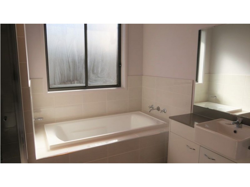 12 Violet Street, Gregory Hills NSW 2557