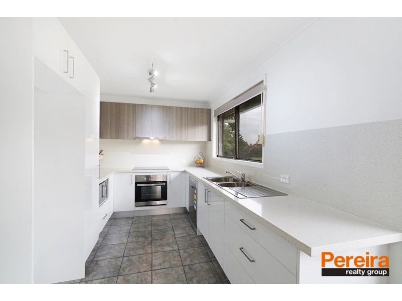 6 Cupar Place, St Andrews NSW 2566