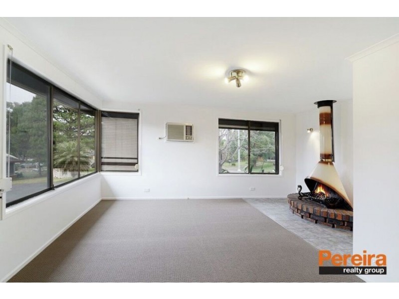 6 Cupar Place, St Andrews NSW 2566