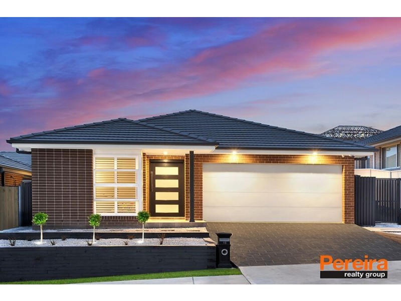 15 Buckingham Loop, Oran Park NSW 2570