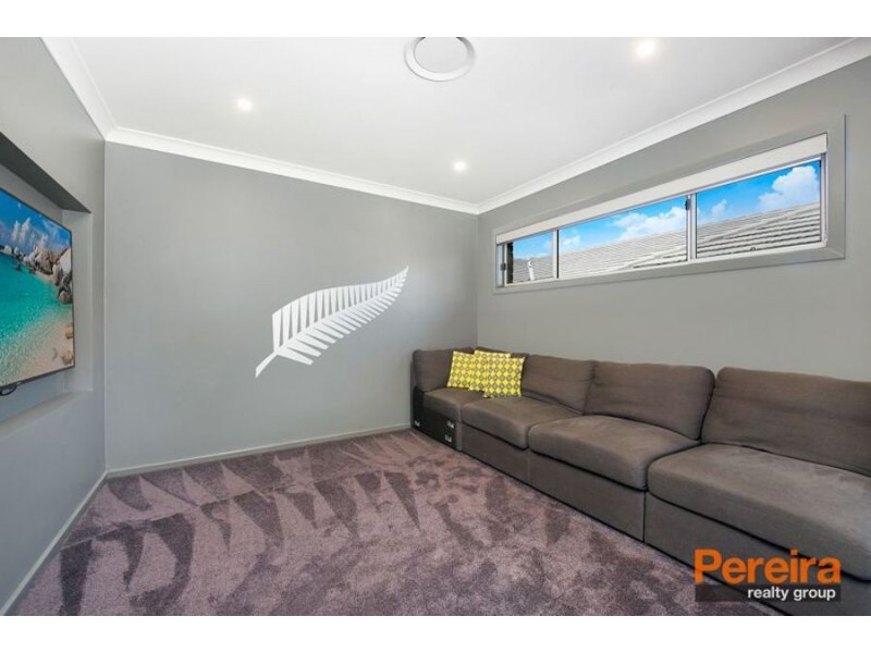 15 Buckingham Loop, Oran Park NSW 2570