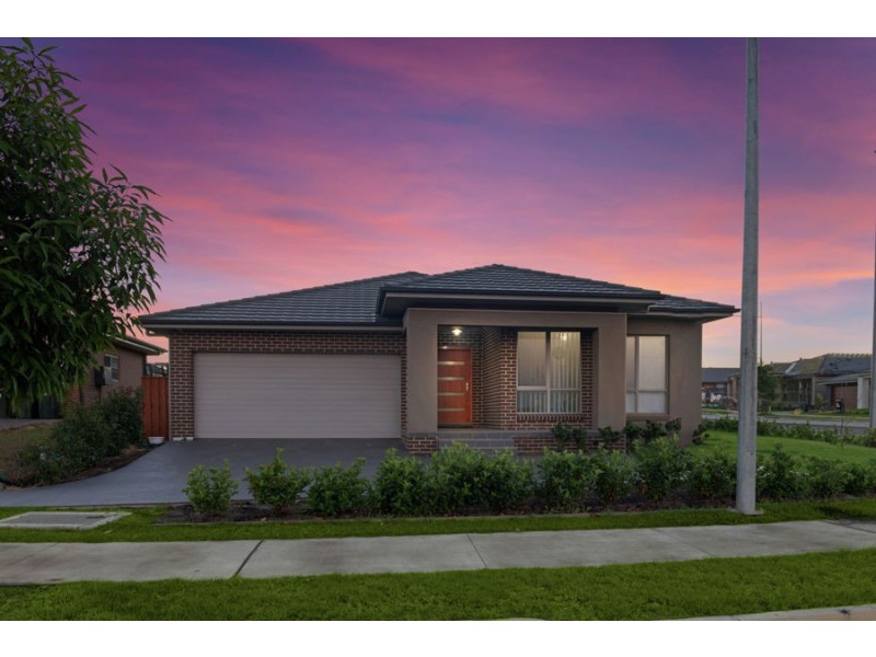 365 South Circuit, Oran Park NSW 2570