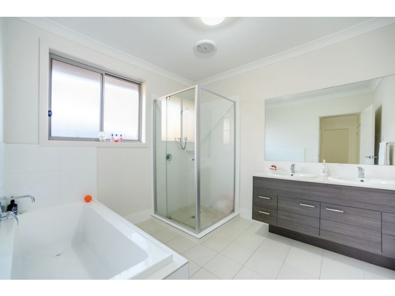 365 South Circuit, Oran Park NSW 2570