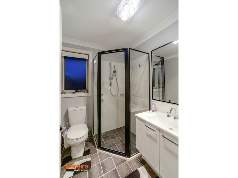 7 Kerr Road, Spring Farm NSW 2570