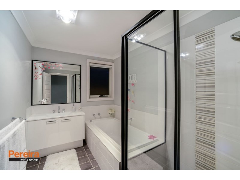 7 Kerr Road, Spring Farm NSW 2570