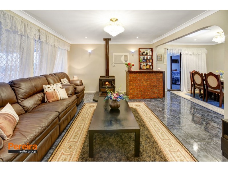 20 Edinburgh Crescent, St Andrews NSW 2566