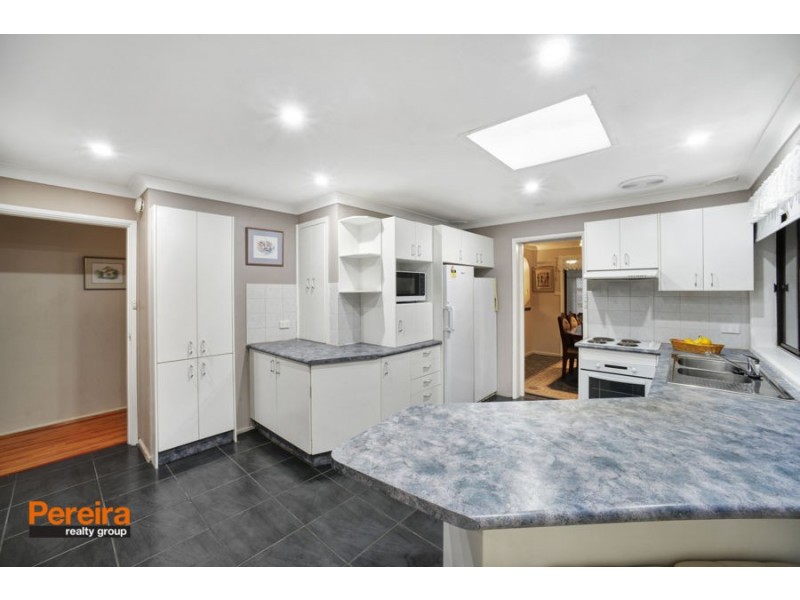 20 Edinburgh Crescent, St Andrews NSW 2566