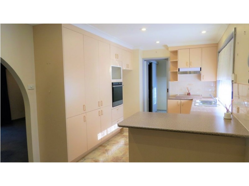 15 Ardrossan Crescent, St Andrews NSW 2566