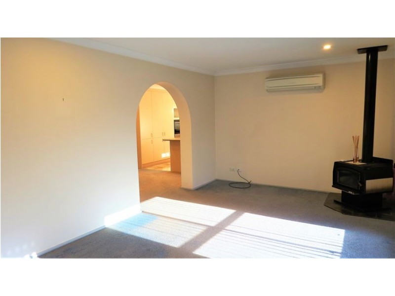 15 Ardrossan Crescent, St Andrews NSW 2566