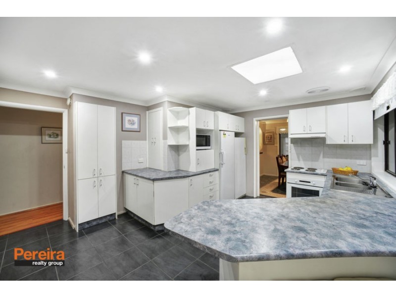 20 Edinburgh Crescent, St Andrews NSW 2566