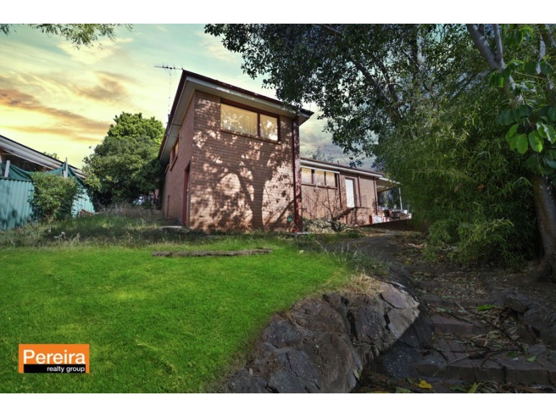 6 Cobb Place, Ambarvale NSW 2560